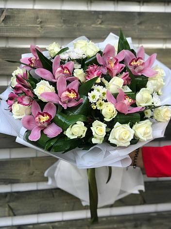 Букет цветов из: Розы и Хризантемы в Новозолотовской