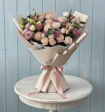 Букет цветов из:  Розы и Лизиантусы в Новозолотовской