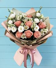 Букет цветов из:  Розы, Альстромерии и Лизиантусы в Новозолотовской