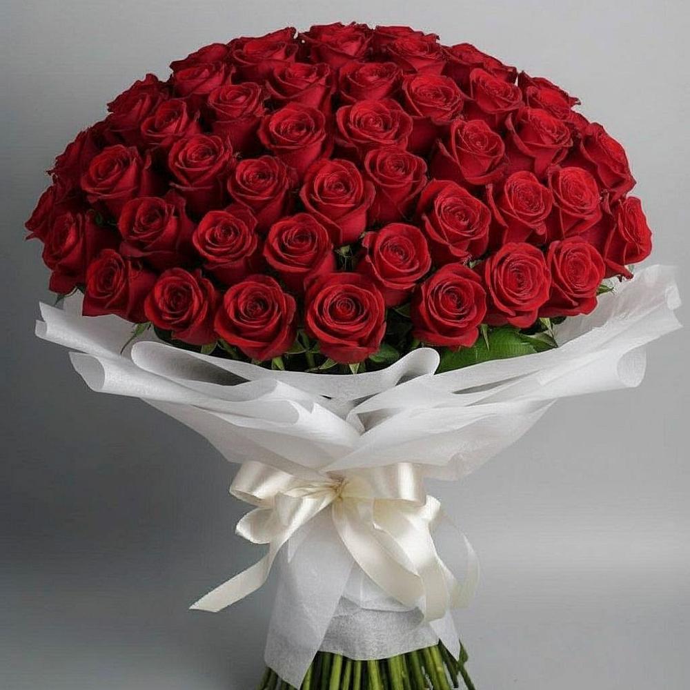 Букет 101 Красная роза Блэк Мэджик в Новозолотовской