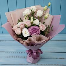 Букет цветов из:  Розы и Лизиантусы в Новозолотовской