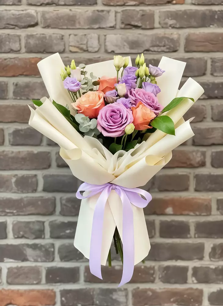 Букет цветов из: Лизиантусы и Розы в Новозолотовской