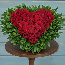 Цветочная композиция из Розы в виде сердца в Новозолотовской