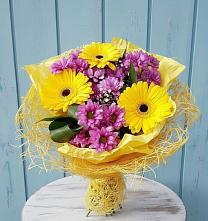 Букет цветов из:  Хризантемы и Герберы в Новозолотовской