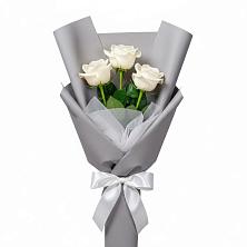 Букет 3 белые розы в Новозолотовской
