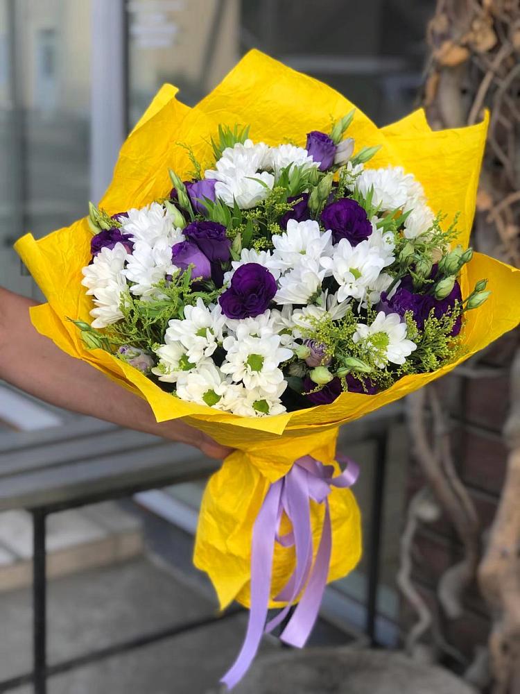 Букет цветов из: Ирисы, Хризантемы и Ромашки в Новозолотовской