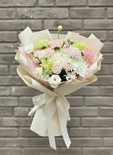 Букет цветов из:  Гвоздики, Розы, Лизиантусы и Хризантемы в Новозолотовской