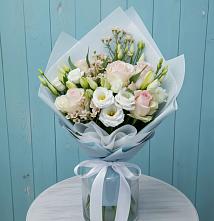 Букет цветов из:  Розы и Лизиантусы в Новозолотовской