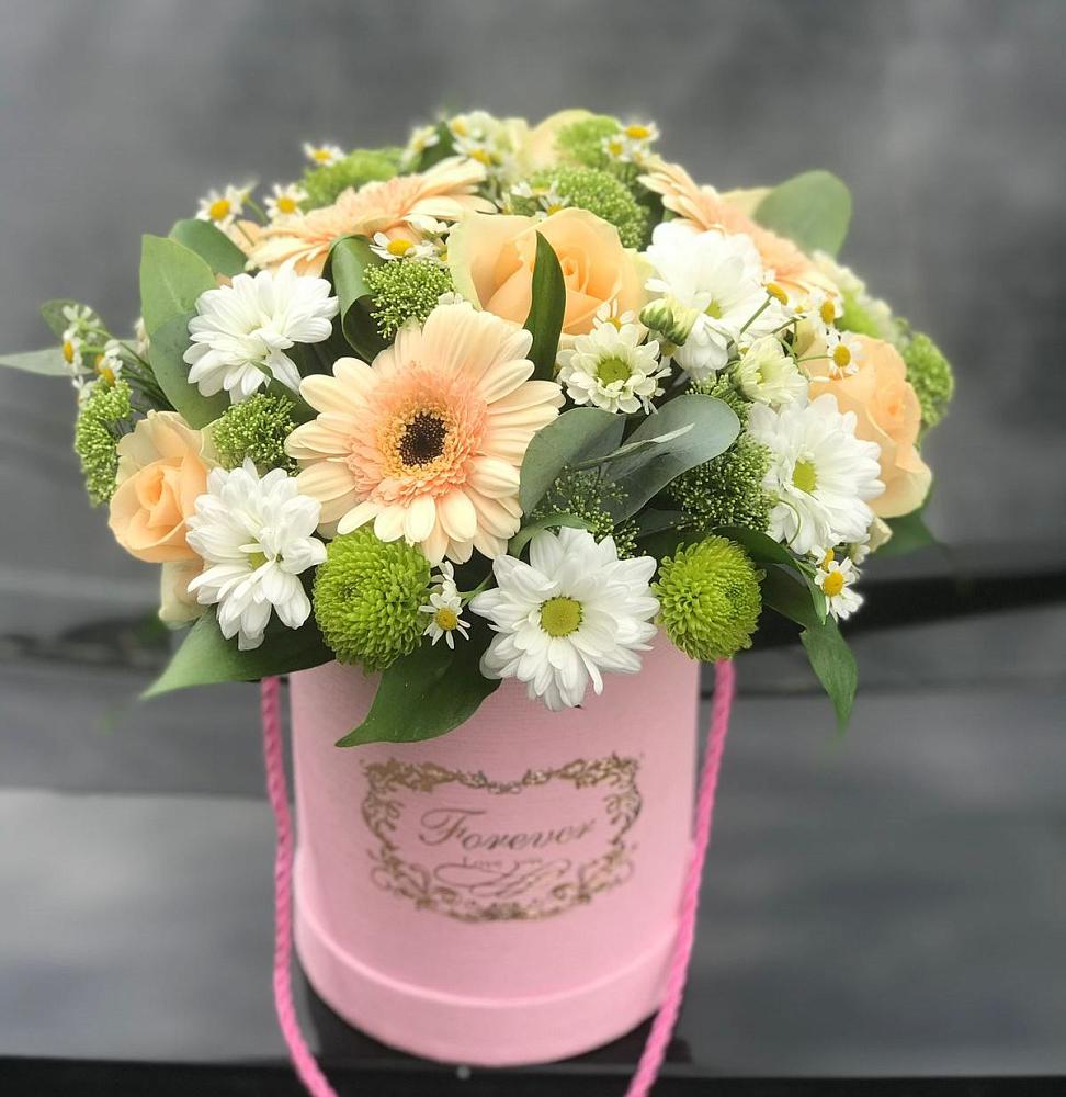 Цветочная композиция из Розы, Герберы и Хризантемы в шляпной коробке в Новозолотовской