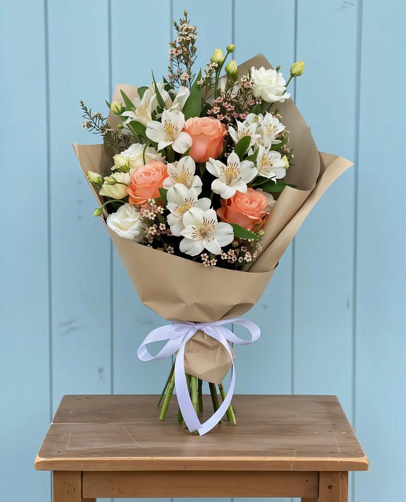 Букет цветов из: Альстромерии, Лизиантусы, Розы и Хризантемы в Новозолотовской