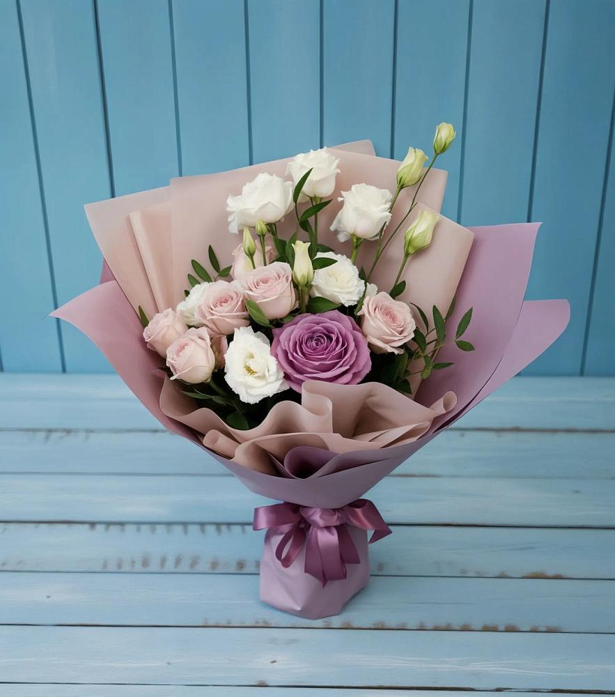 Букет цветов из: Розы и Лизиантусы в Новозолотовской